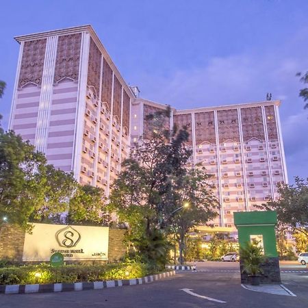 Lorin Syariah Solo Hotel Екстер'єр фото