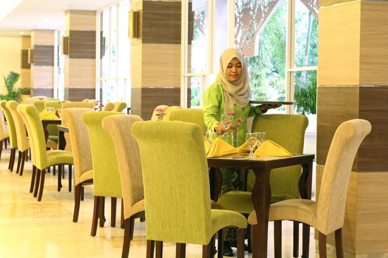 Lorin Syariah Solo Hotel Екстер'єр фото