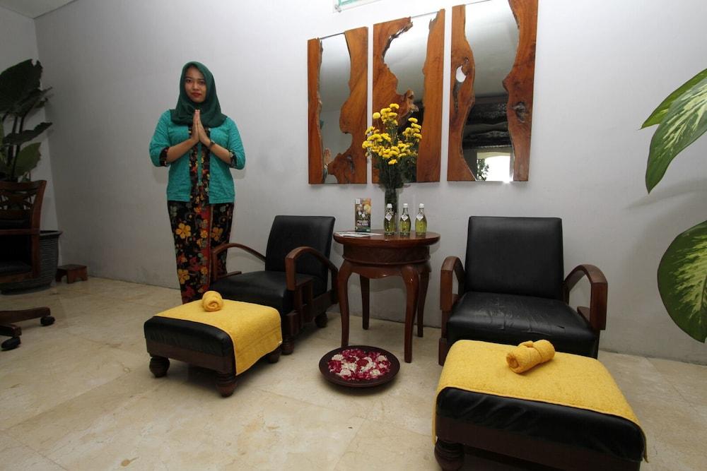 Lorin Syariah Solo Hotel Екстер'єр фото