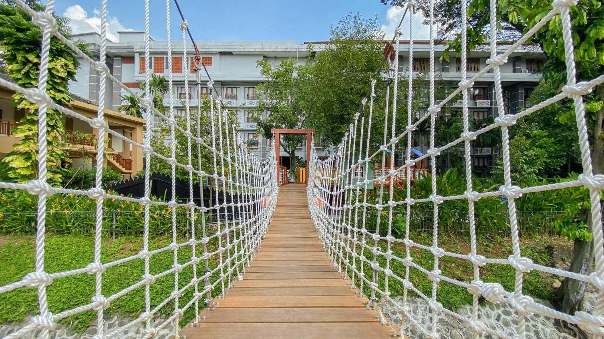 Lorin Syariah Solo Hotel Екстер'єр фото