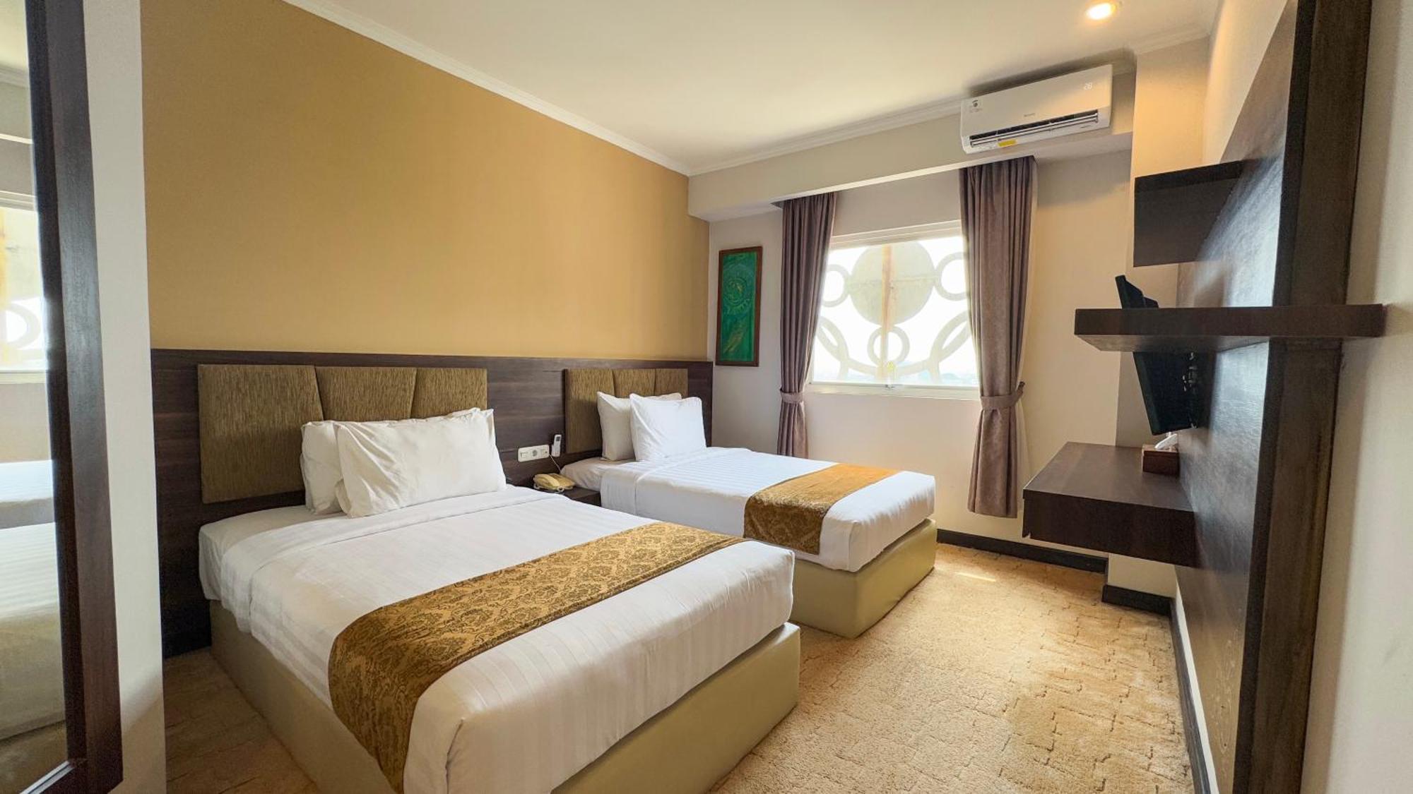 Lorin Syariah Solo Hotel Екстер'єр фото