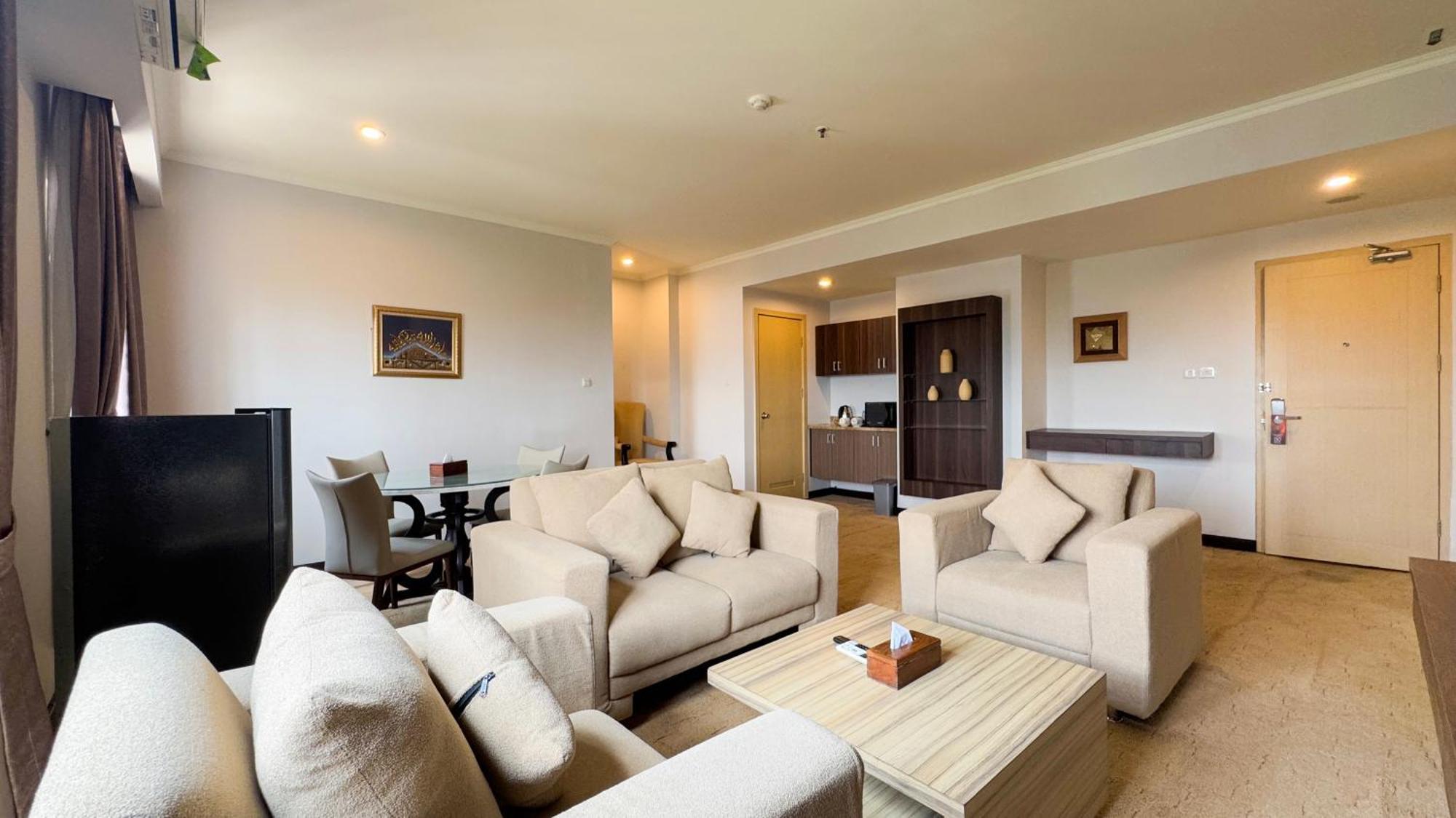 Lorin Syariah Solo Hotel Екстер'єр фото
